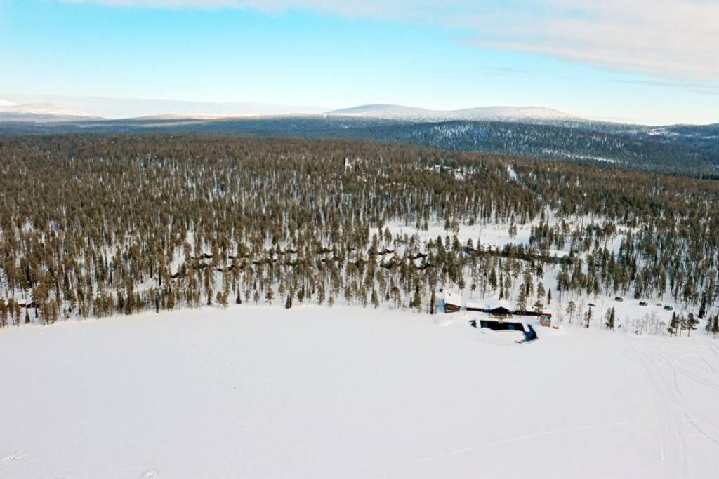 Moekki Jerisjaerven Rannalla Muonio Buitenkant foto